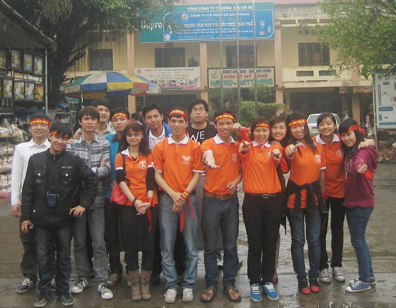 Chuyến dã ngoại Bát Tràng của CLB yêu sách Thái Hà