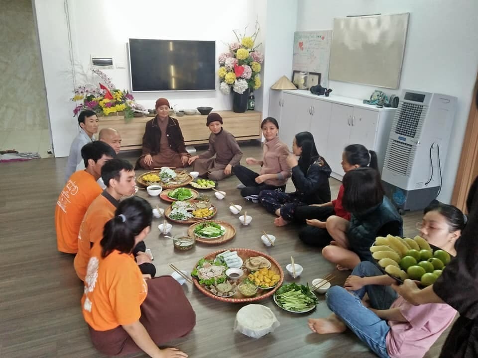 Tiệc chay tất niên sớm theo kiểu con nhà Phật
