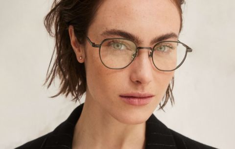 Tác Dụng Thực Sự Của Kính Chống Ánh Sáng Xanh – Ai Nên Dùng?