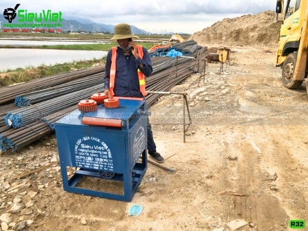 Máy uốn tròn sắt R22 cho thuê tại Ninh Thuận
