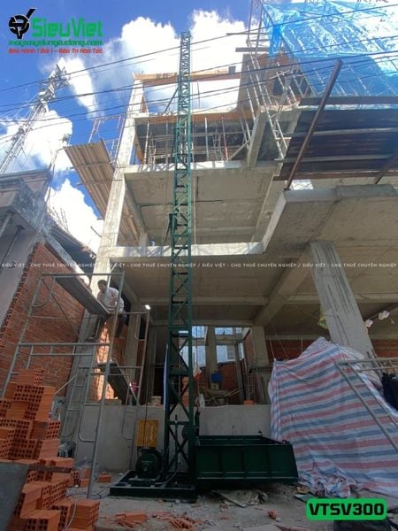 Siêu Việt lắp đặt vận thăng nâng hàng tải trọng 300kg