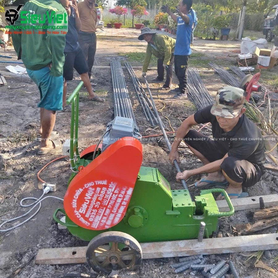 Máy cắt bánh xe Hàn Quốc tại công trình