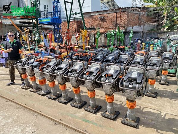 Các loại máy đầm có sẵn tại Siêu Việt số lượng lớn