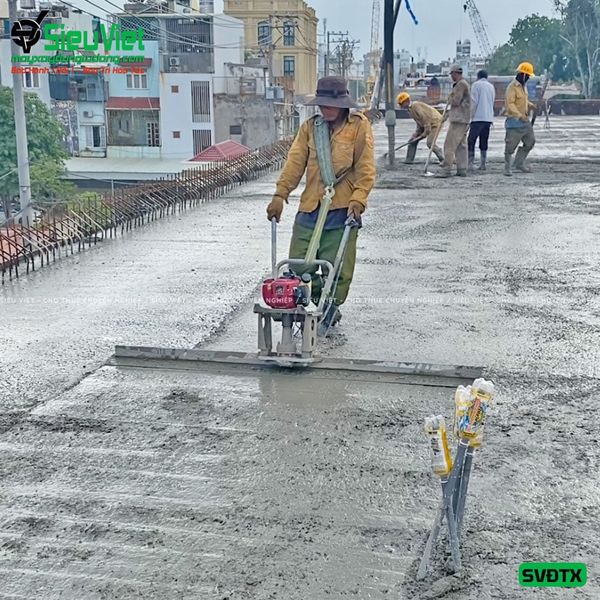 Máy đầm thước động cơ xăng GX35 SVĐTX