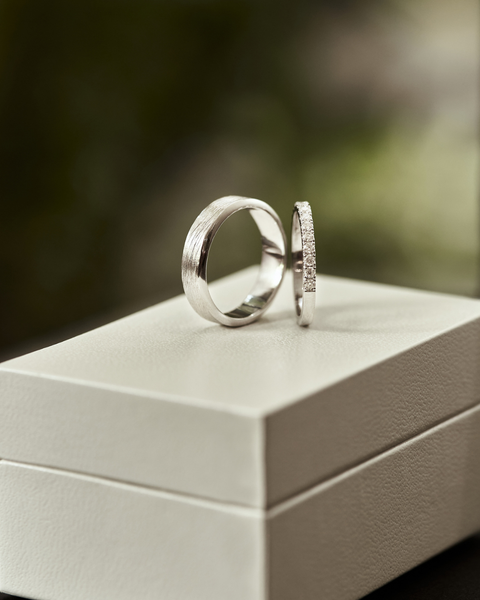 NHẪN CƯỚI VÀNG TRẮNG 18K: BIỂU TƯỢNG TINH TẾ CHO TÌNH YÊU HOÀN HẢO
