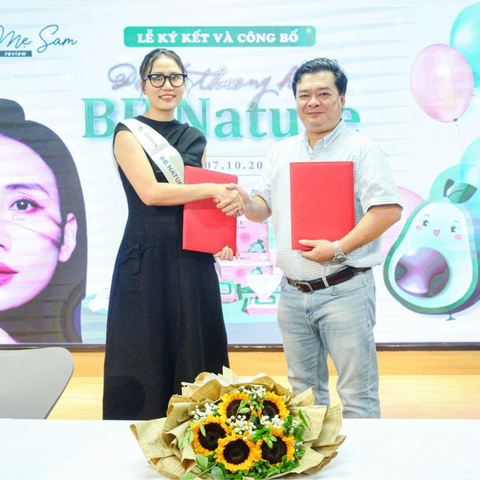 "Hot mom" mẹ Sam trở thành đại sứ thương hiệu BB Nature tại Việt Nam