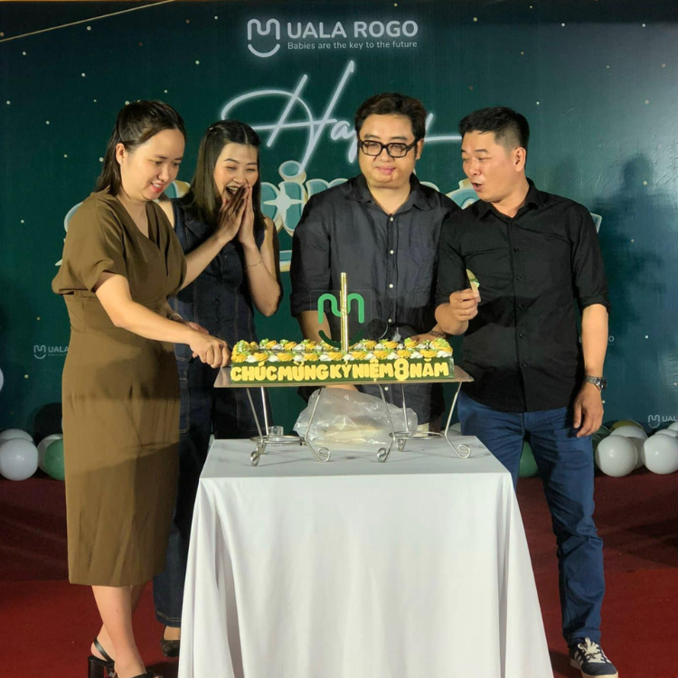 UalaRogo Chào Đón Sinh Nhật 8 Năm Diệu Kỳ