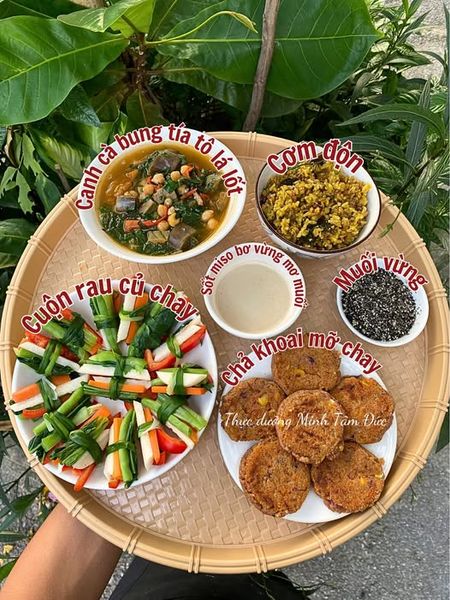 [NGÀY 45] trời mưa mà có bát canh cà bung tía tô này thì hết ý, cả nhà cùng xem hôm nay thực dưỡng Minh Tâm Đức nấu món mâm cơm ngày mưa này nhé