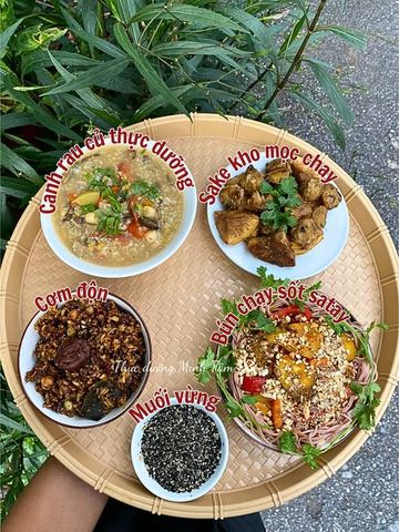 [NGÀY 47] Bữa cơm đơn giản mà tinh tế chỉ với sake kho, bún satay – đưa chúng ta trở về với giây phút bình yên hiện tại