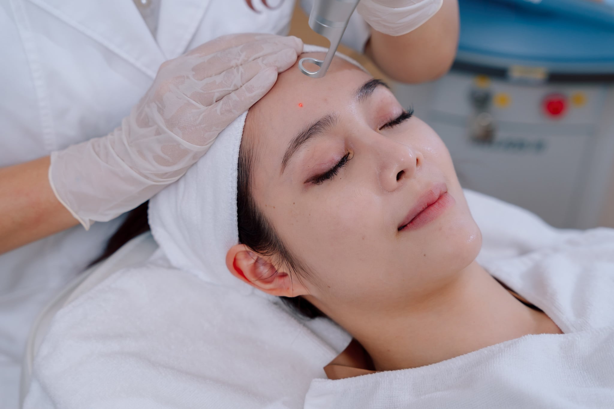 Dịch Vụ Laser Fractional Tại Helene Việt Nhật Clinic – Công Nghệ Tái Tạo Da Tối Ưu