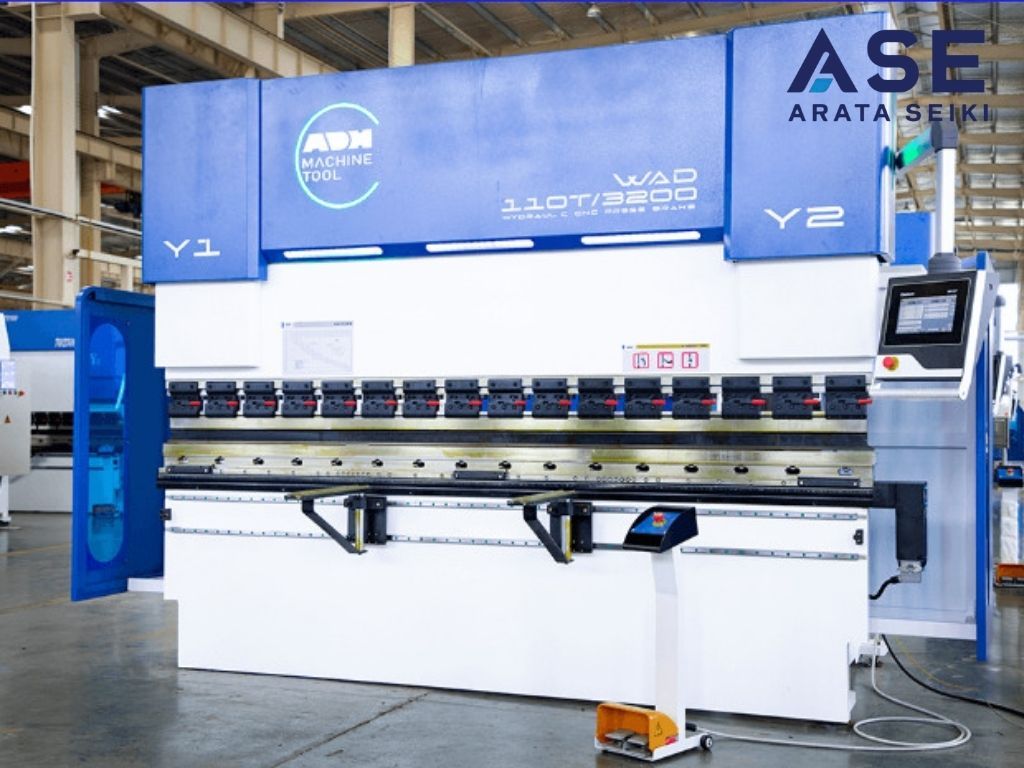 Máy chấn CNC: Công dụng đột phá và lợi ích vượt trội trong sản xuất kim loại