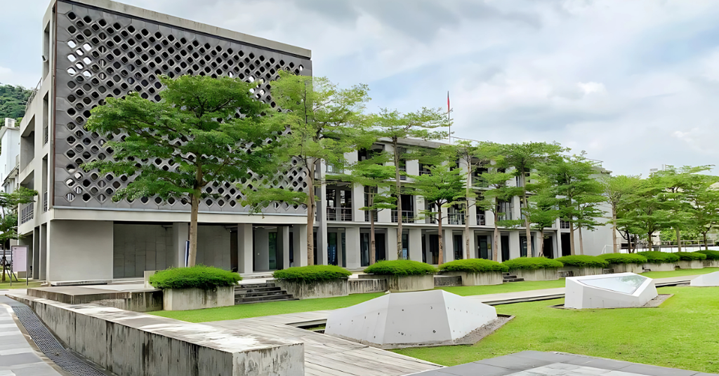 Đại Học Thực Tiễn