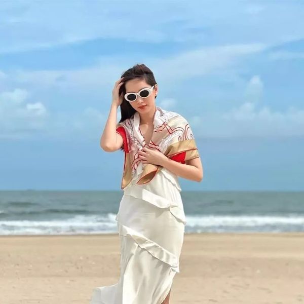 ĐI BIỂN MẶC GÌ CHỤP HÌNH ĐẸP? KHÁM PHÁ TOP 10 OUTFIT THỜI TRANG CỰC ẤN TƯỢNG CHO MÙA HÈ
