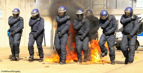 Treated vs. Inherent Flame Retardants: A Comprehensive Guide for B2B Textile Buyers