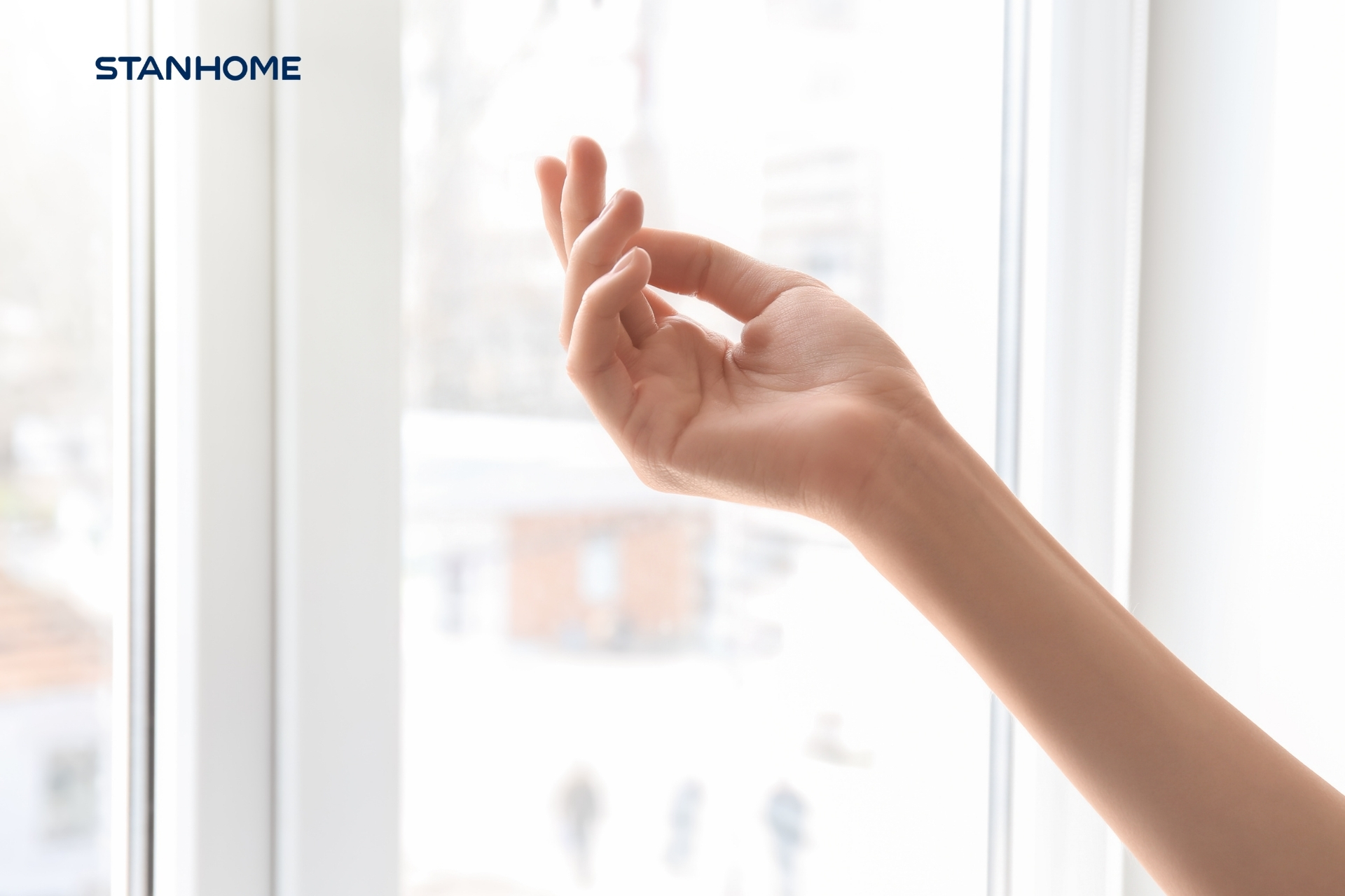 Tạo thói quen chăm sóc da tay đều đặn mỗi ngày để sở hữu đôi tay mịn màng, không tuổi