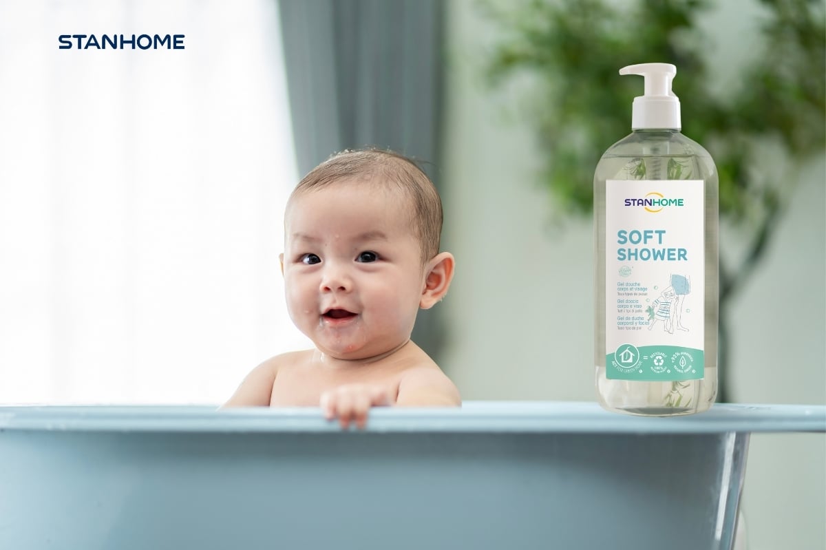 Cách tắm cho trẻ bị viêm da cơ địa đóng vai trò quan trọng trong việc giảm nhẹ triệu chứng và ngăn ngừa kích ứng.
