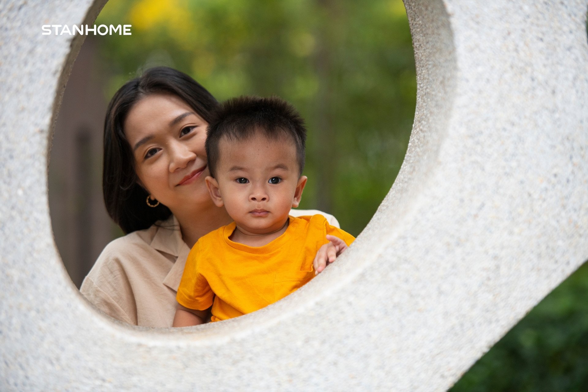 Mẹ bỉm và con trai bị viêm da cơ địa