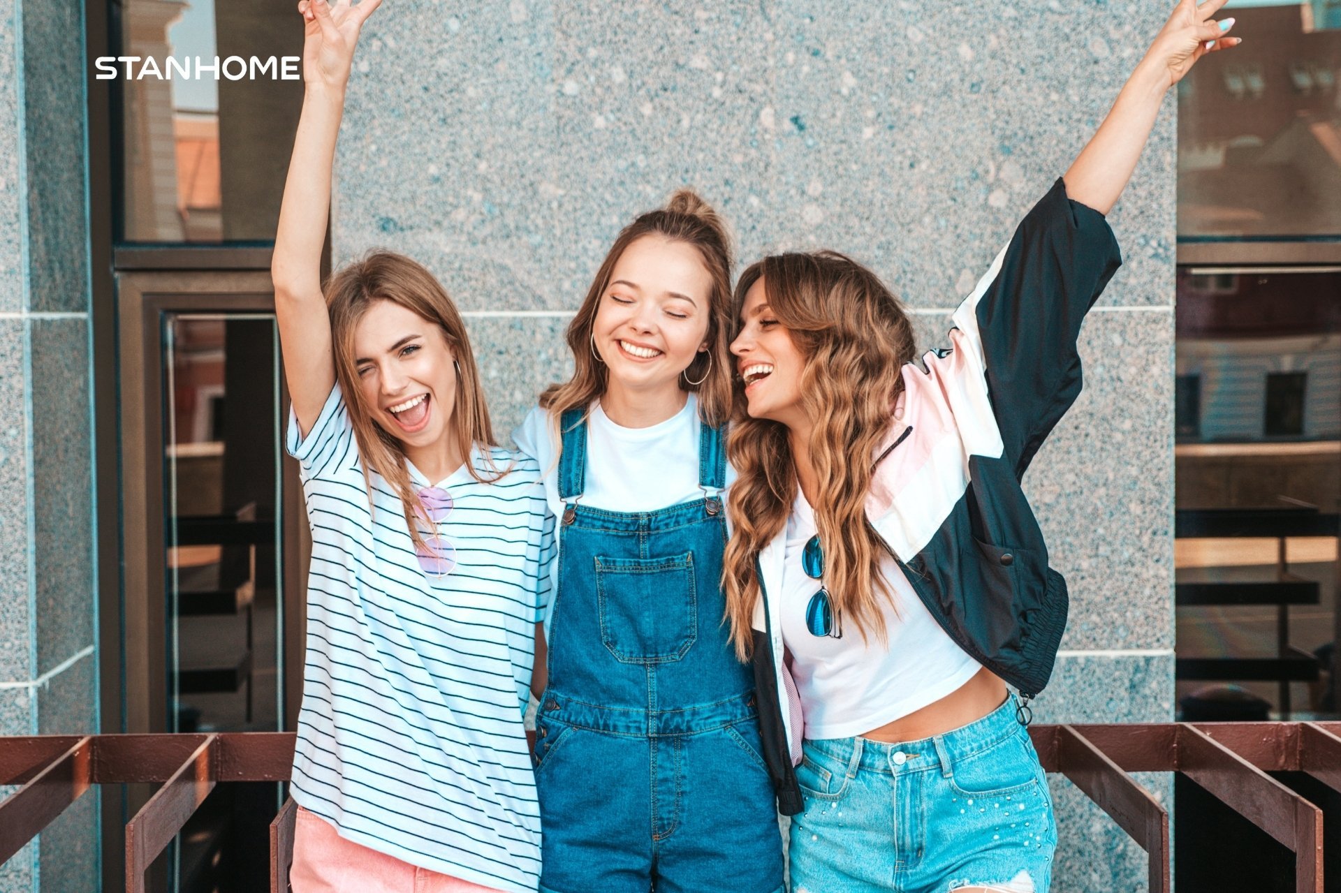 Giải quyết được mùi cơ thể, con gái bạn có thể tự tin kết nối với bạn bè