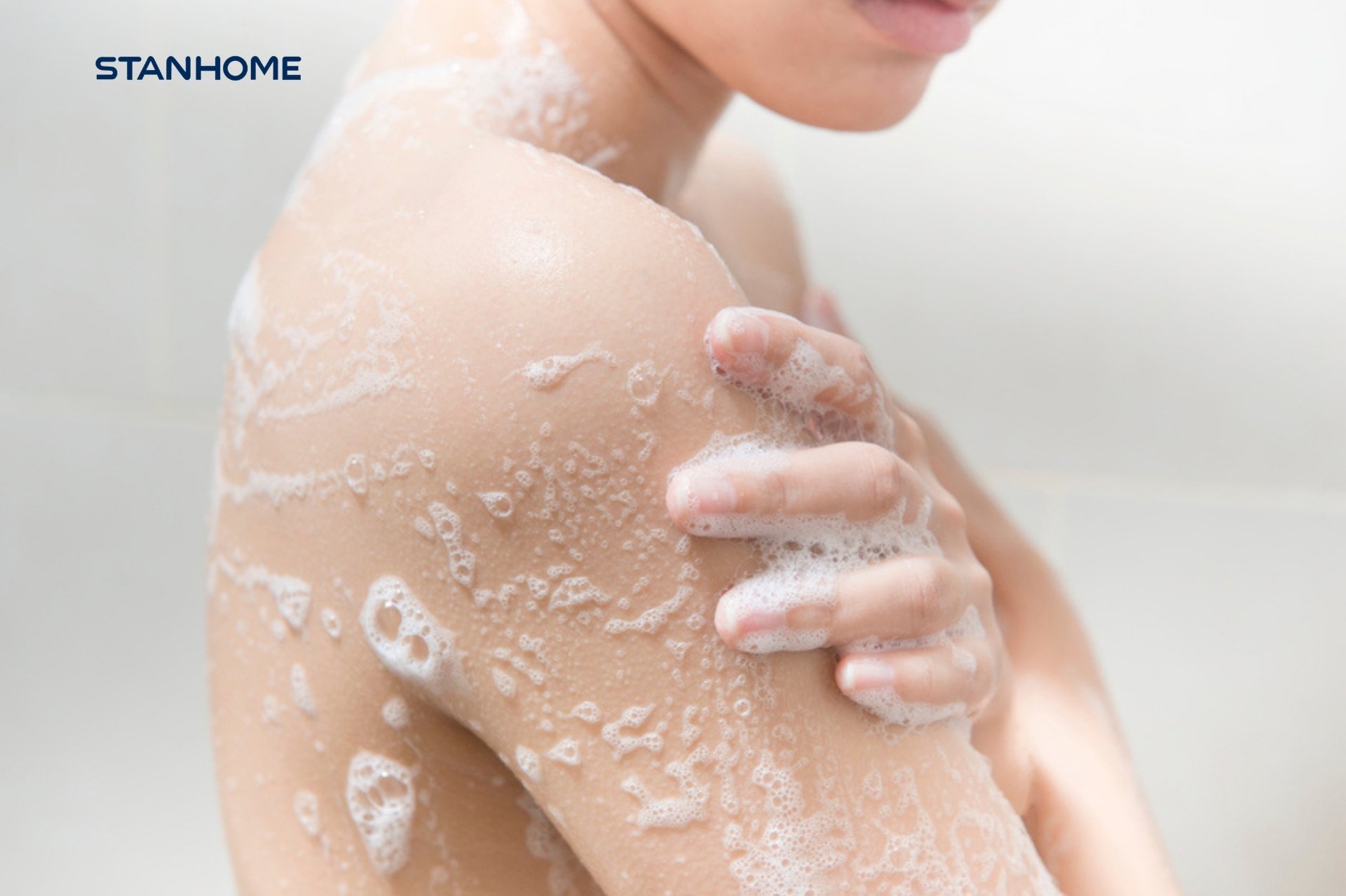 Sử dụng sữa tắm viêm da cơ địa đúng cách sẽ giúp giảm ngứa và loại bỏ tác nhân gây kích ứng