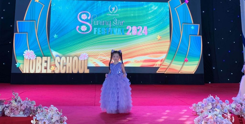 Các dịp quan trọng nên mặc váy công chúa cho bé