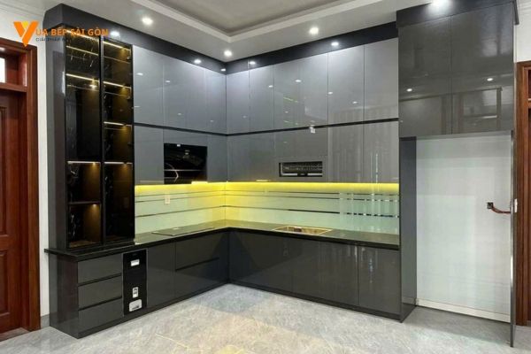 Tủ Bếp Nhựa Acrylic Bóng Gương Sang Trọng Và Dễ Vệ Sinh