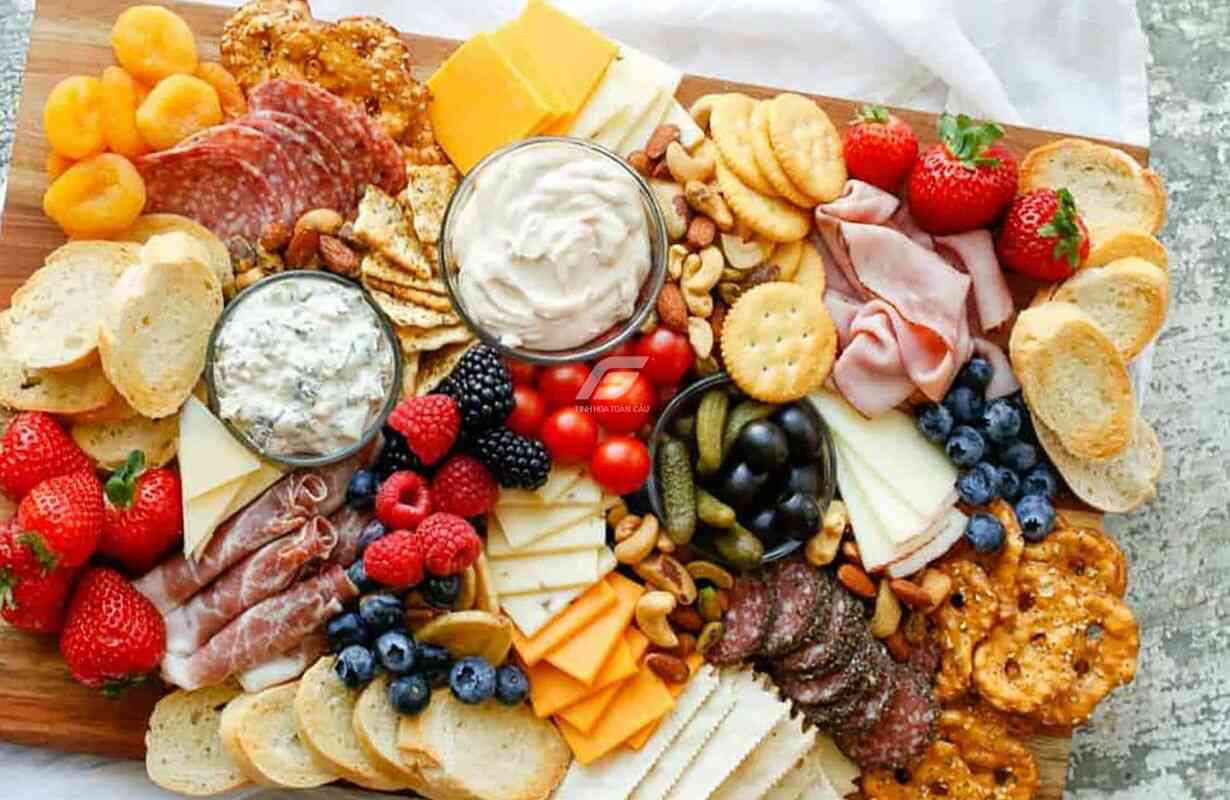 Cách tạo ra khay Charcuterie chuẩn Âu tại nhà