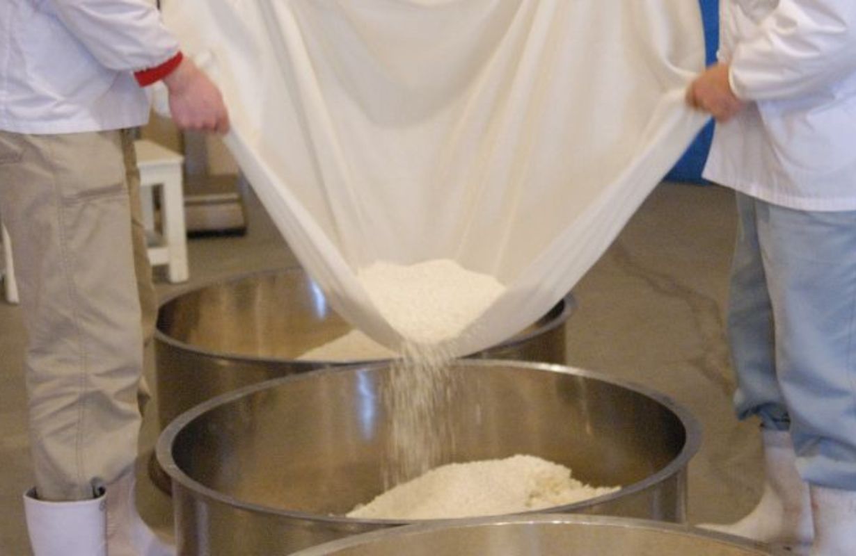 Tại sao Daishichi chọn mài gạo siêu phẳng cho rượu sake Kimoto?