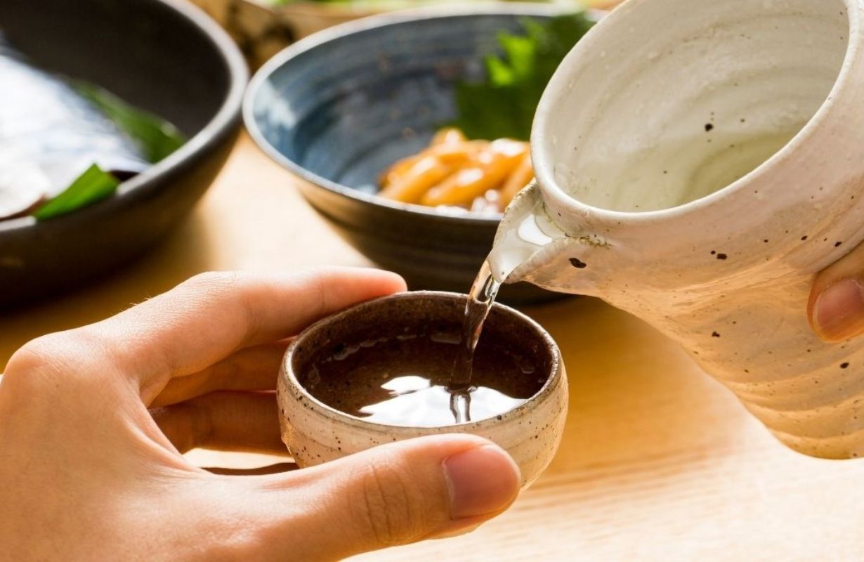 Gợi ý Sake Nhật và món ăn thích hợp uống ấm