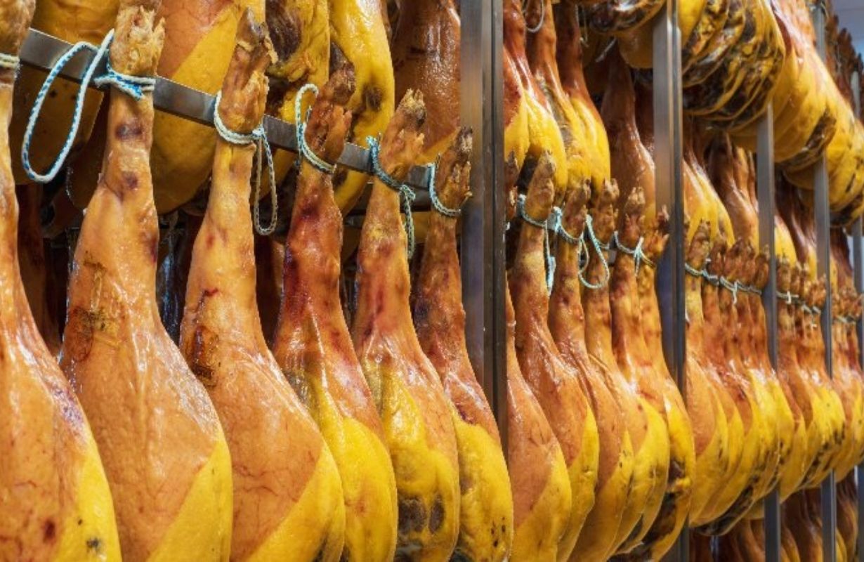 Quy trình sản xuất, ủ muối đùi heo Iberico
