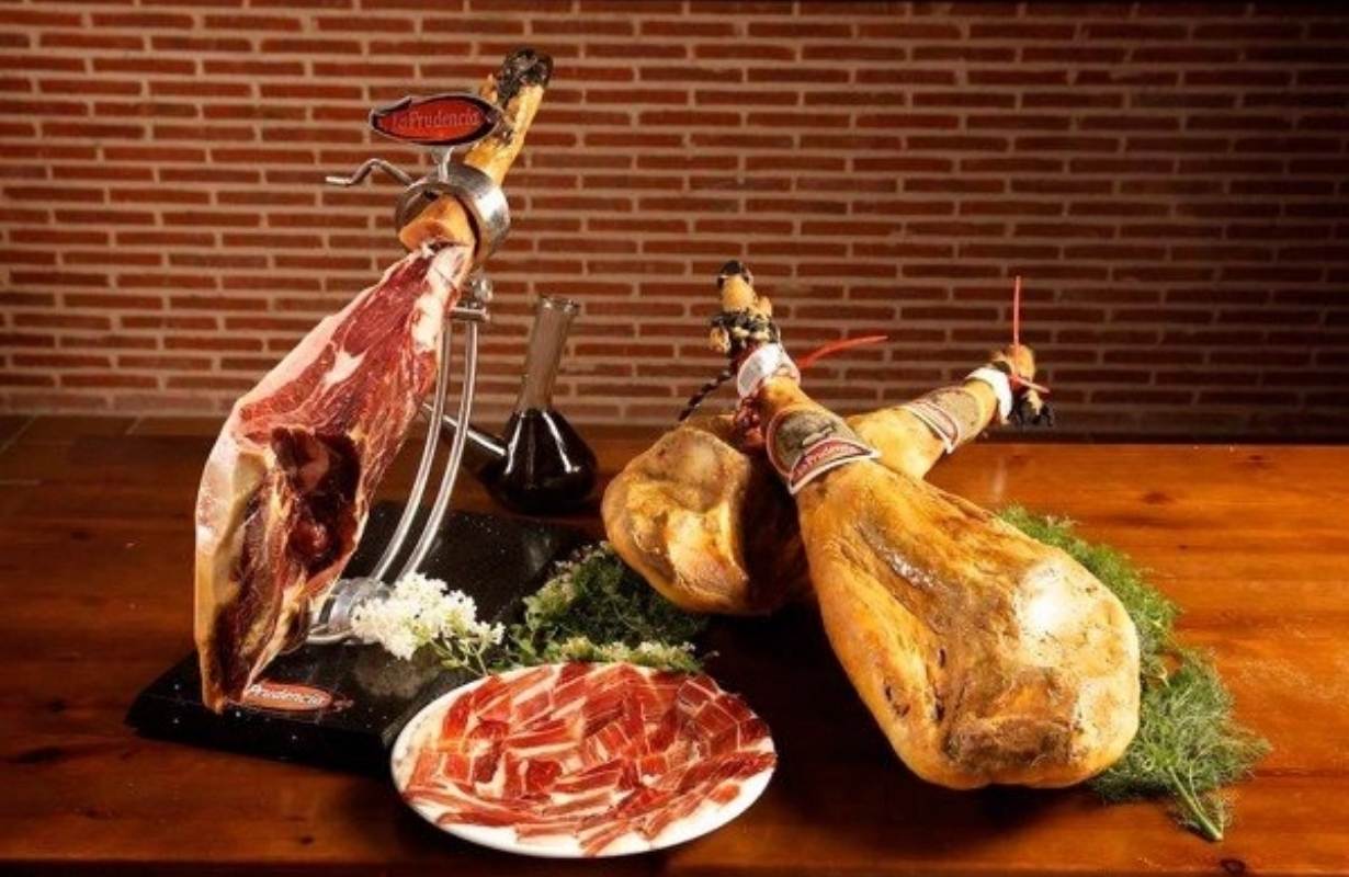 Đùi heo muối Iberico Montesano là gì?