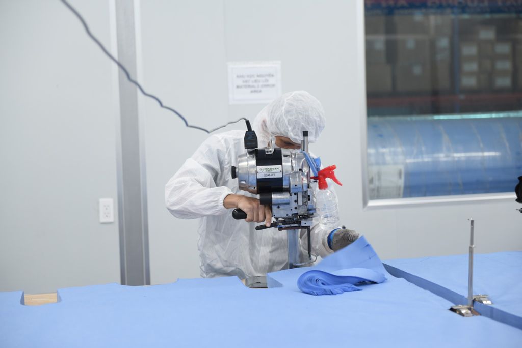 Sinh ra từ quy trình sản xuất chuẩn y tế, tiệt trùng nghiêm ngặt: Áo, Bộ Khăn Phẫu Thuật VT Factory