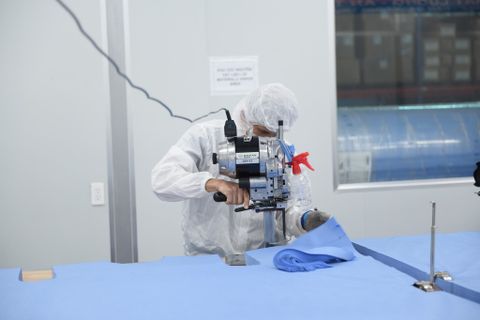 Sinh ra từ quy trình sản xuất chuẩn y tế, tiệt trùng nghiêm ngặt: Áo, Bộ Khăn Phẫu Thuật VT Factory