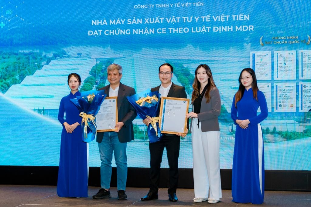 CE MARK (MDR) - VT FACTORY Là Một Trong Những Đơn Vị Đầu Tiên Nhận Chứng Nhận Châu Âu Danh Giá