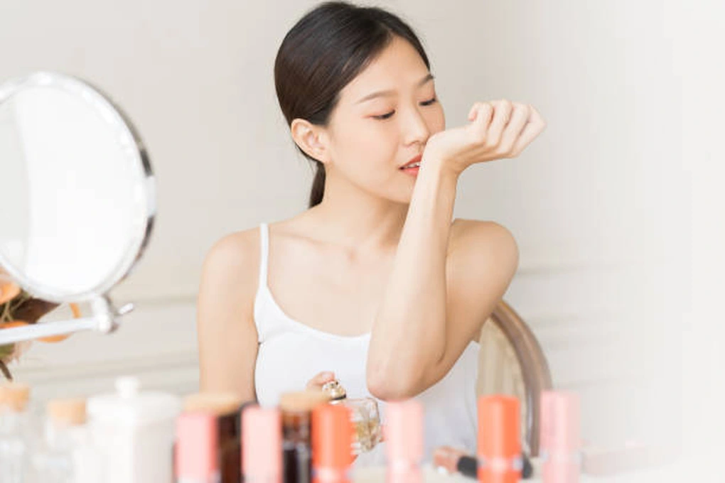 CÁCH BẢO QUẢN NƯỚC HOA ĐÚNG CÁCH ĐỂ GIỮ ĐƯỢC MÙI HƯƠNG LÂU DÀI