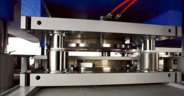 Dầu Dập Vuốt Sâu Cho Vật Liệu Kim Loại