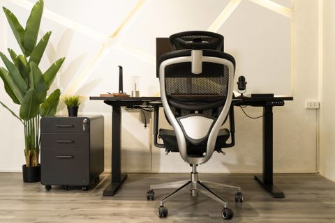 Ghế Công thái học GAMI CROM – Mức giá tầm trung, trang bị cực khủng!