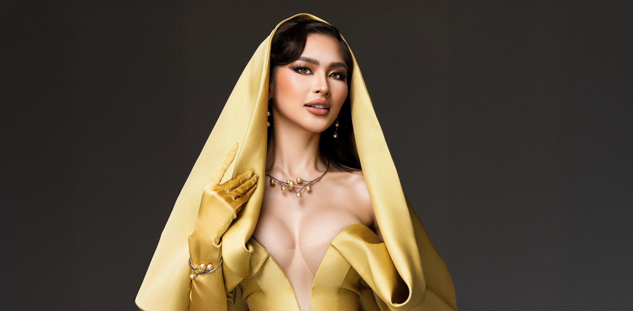 THÍ SINH MISS EARTH 2023 DIỆN TRANG SỨC NGỌC TRAI LONG BEACH PEARL, ĐỌ THẦN THÁI QUYẾN RŨ