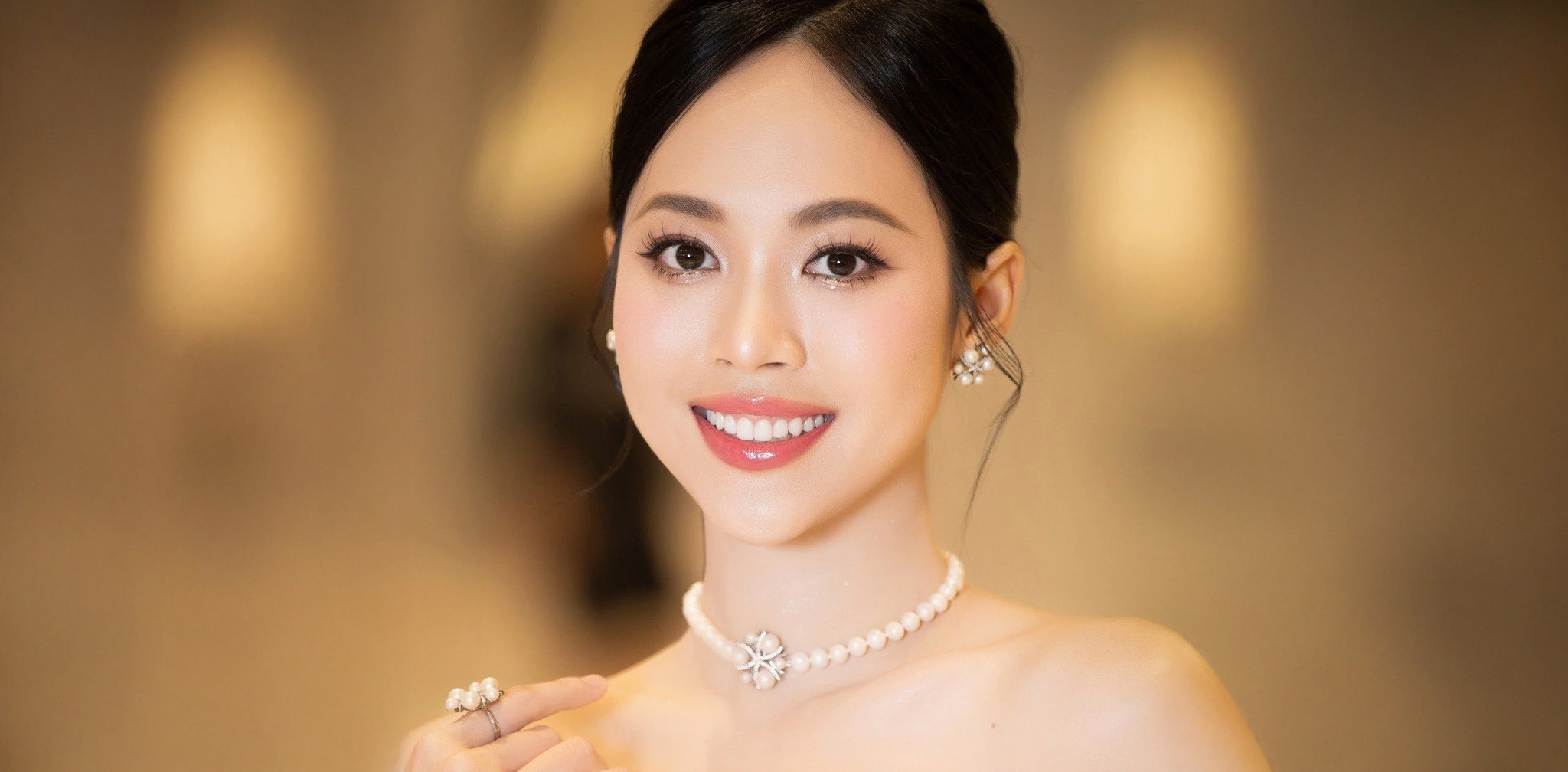 Sinh năm 1990 mệnh gì? Tuổi con gì, hợp màu sắc nào?