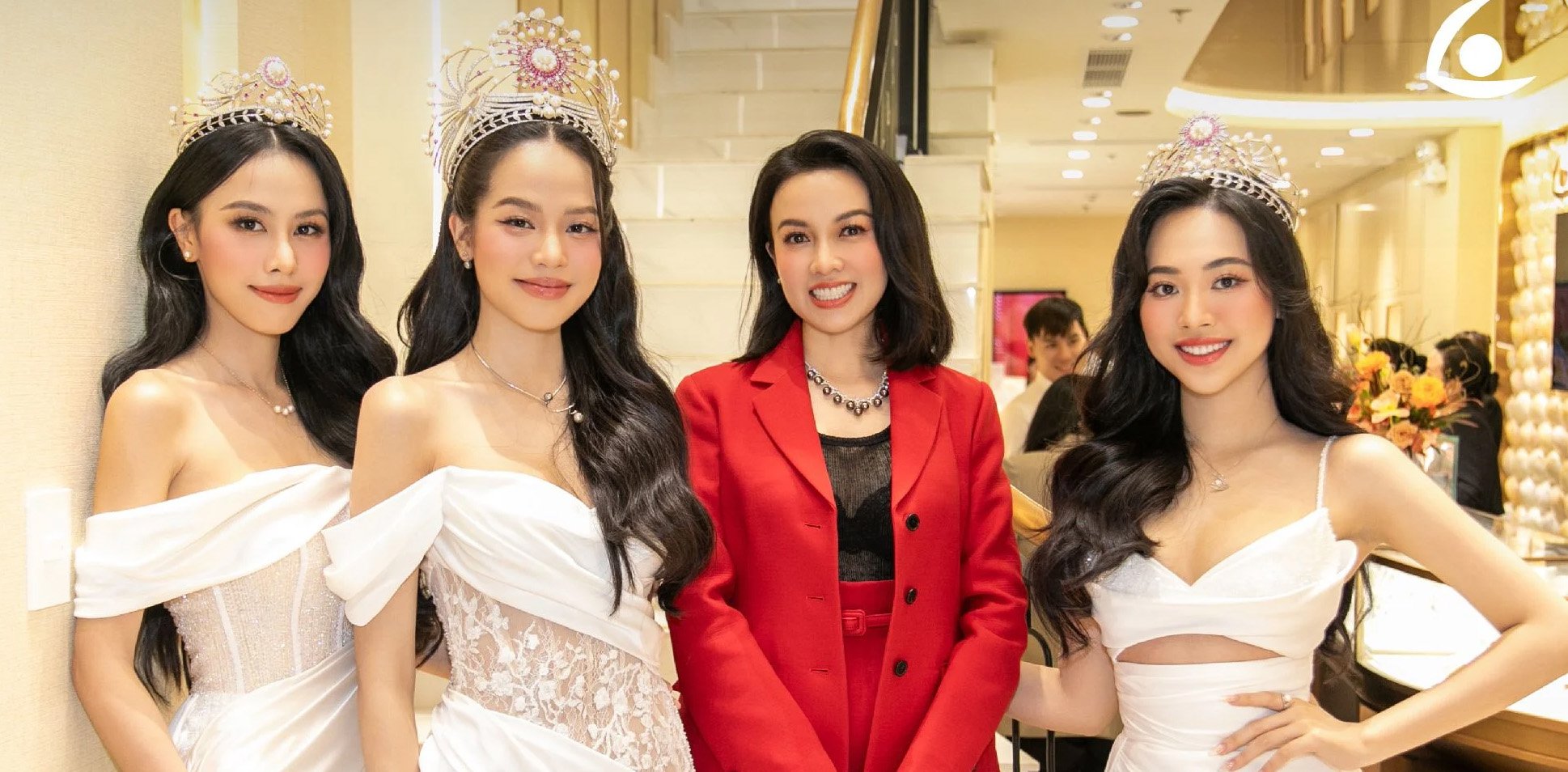 DÀN HOA Á HẬU ĐẾN CHÚC MỪNG KHAI TRƯƠNG LONG BEACH PEARL BOUTIQUE