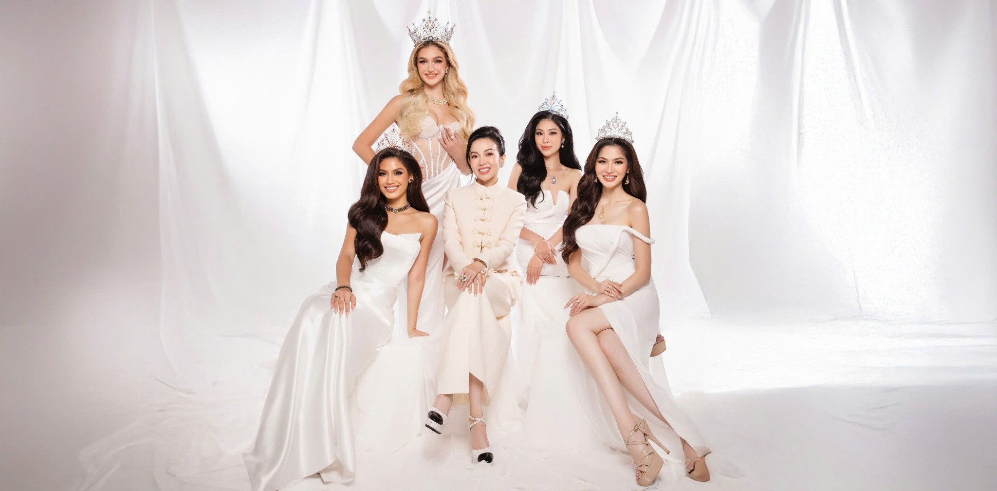 TOP 4 MISS EARTH 2023 HOÁ “NỮ THẦN” VỚI TRANG SỨC NGỌC TRAI LONG BEACH PEARL