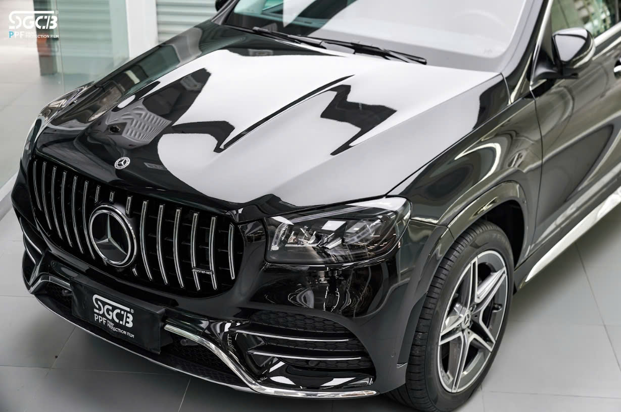 PPF (Paint Protection Film) là màng bảo vệ sơn xe, chống trầy xước, đá văng, tia UV, mưa axit và tác động môi trường.