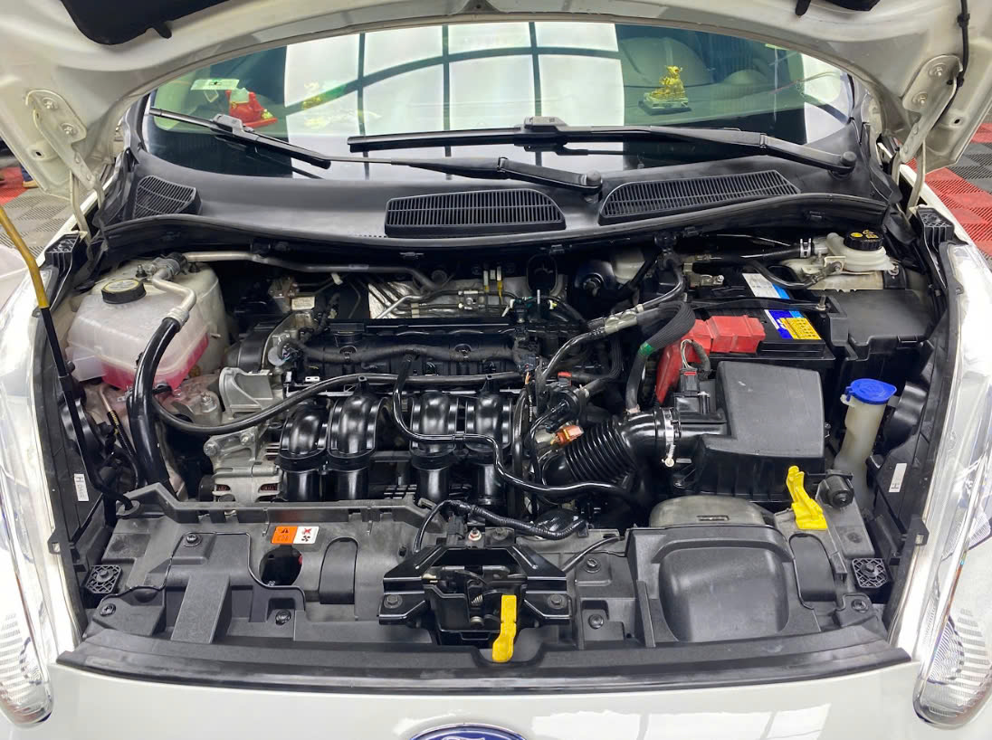 Carvis - Vệ Sinh Khoang Máy Ô Tô: Sạch Sẽ, An Toàn, Không Lo Chập Điện