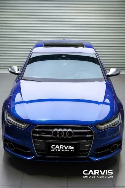 Phủ ceramic ô tô giúp xe sáng bóng, bảo vệ khỏi trầy xước, tia UV và bụi bẩn lâu dài.