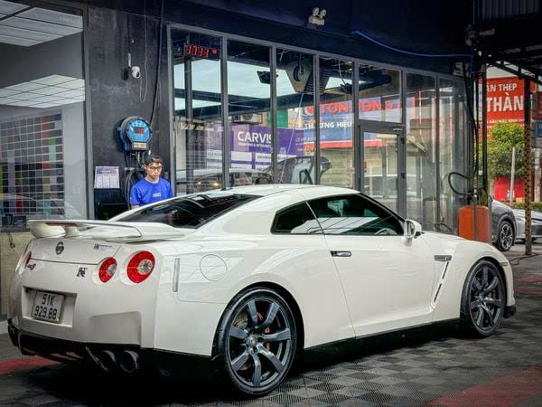 Đến Carvis để tận hưởng dịch vụ rửa xe ô tô tận tâm và nhanh chóng với bảng giá minh bạch - cạnh tranh