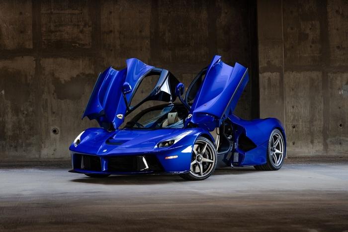 Chiếc Ferrari Limousine Độc Lạ Tại San Diego Vẫn Chờ Người Mua