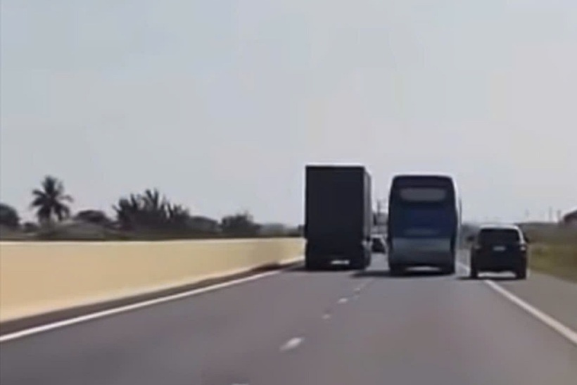 Hai 'quái xế' liều lĩnh điều khiển xe phân khối lớn trên cao tốc, cư dân mạng phẫn nộ