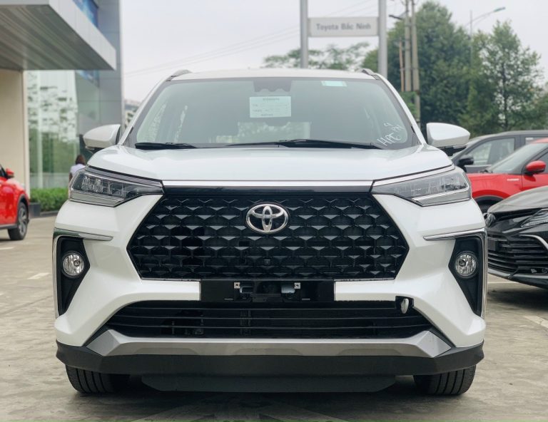 Thị Trường Ô Tô Việt Nam: Xe MPV 5+2 Chỗ Ngồi Trải Qua Sự Sụt Giảm Đáng Kể