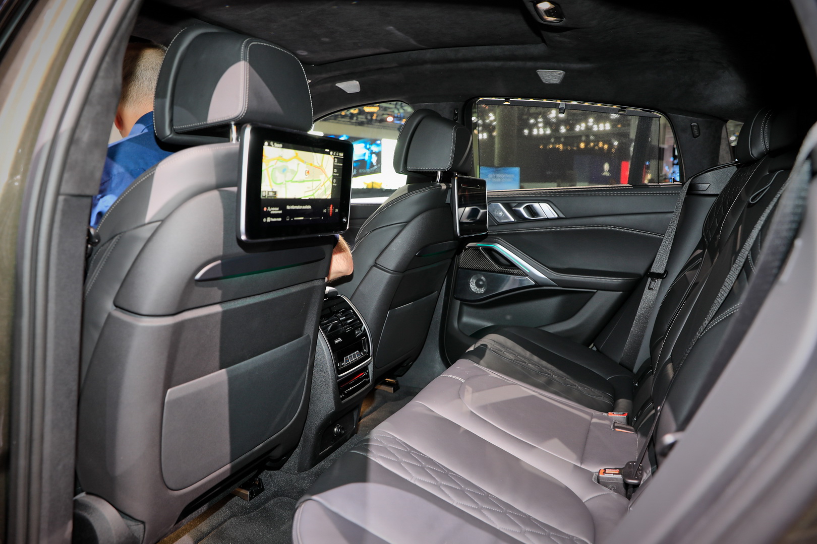 Đại lý Mercedes-Benz bị tố cáo giữ cọc, ép khách mua xe