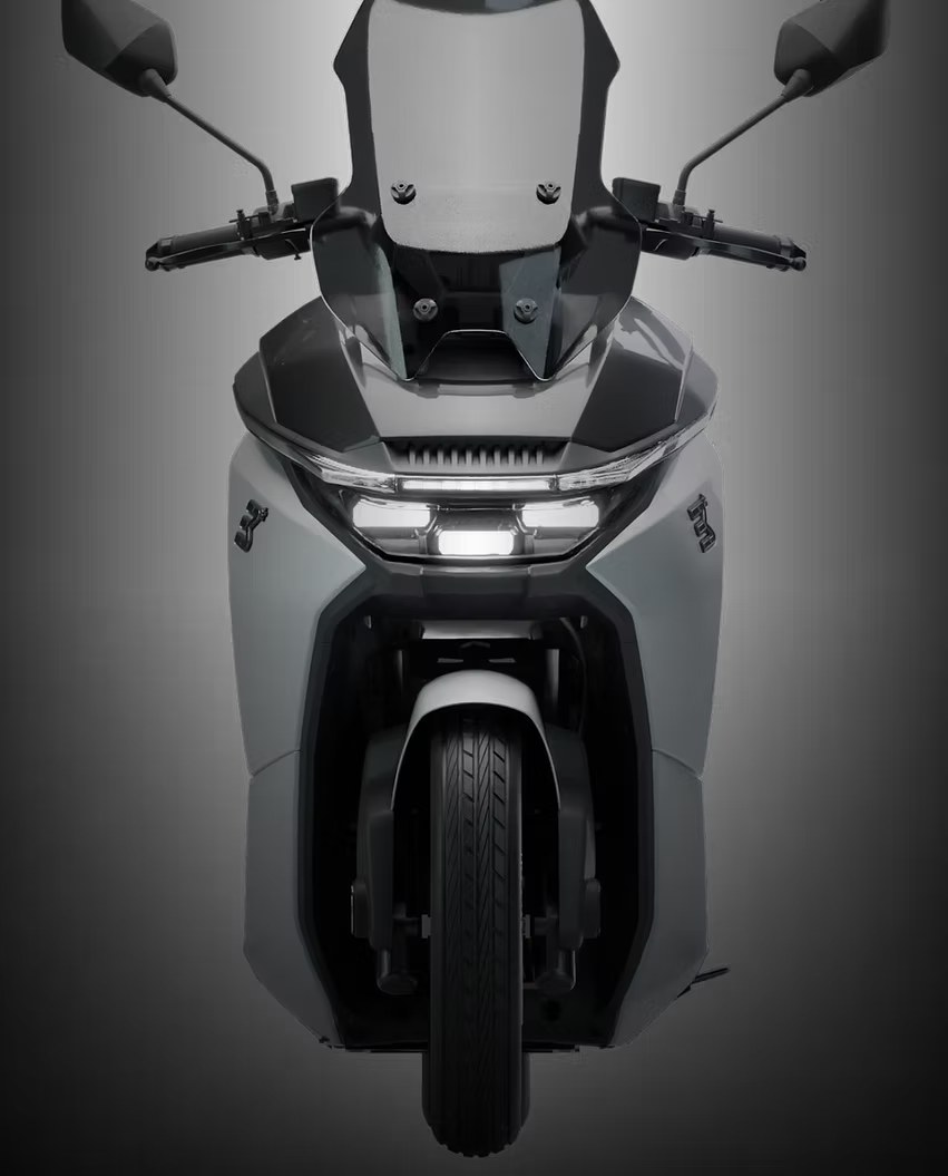 Đánh Giá Xe Máy Điện VinFast Evo Grand Tại Sự Kiện Xanh Fess Icon