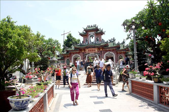 Tăng Cường An Toàn Giao Thông Trong Dịch Vụ Cho Thuê Ô Tô Tự Lái